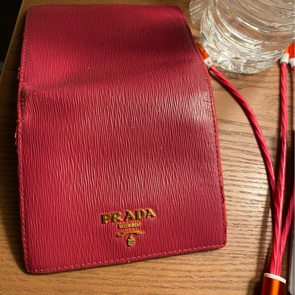 Authentic PRADA Saffiano Leather Bifold Wallet
Comes with COA - Picture 4 of 9